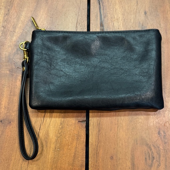 Lovevook Handbags - Lovevook Sleek Black Leather Wristlet with Gold Hardware 0237